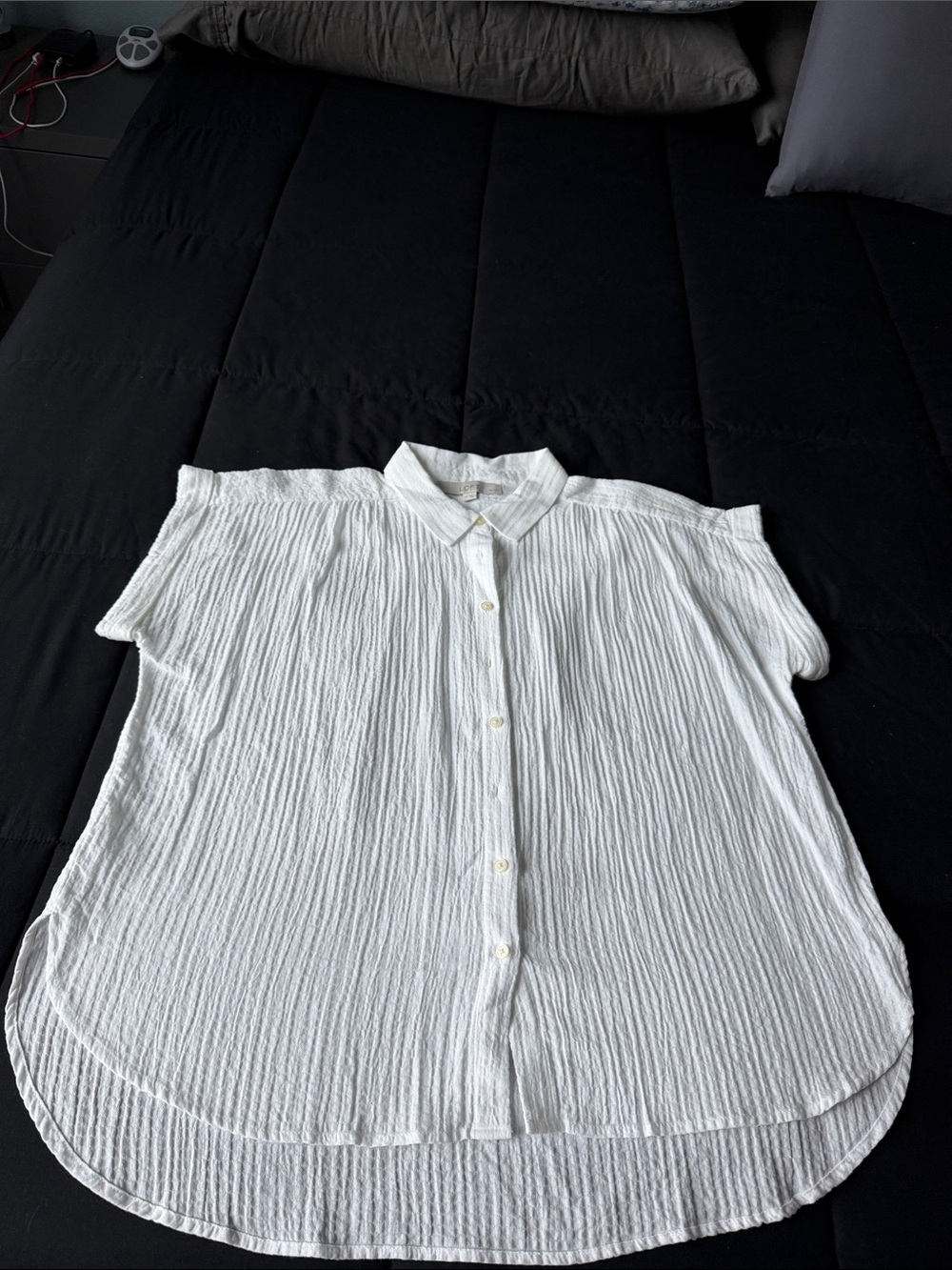 LOFT White Crinkled Button-Down Short Sleeve Top